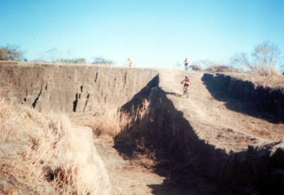 Munti Canyon
N14?22.8820' E121?01.0988'
Photo by:: JTTanangonan (2002)