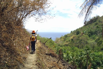 Some of the trail sections give the hiker a nice view of Sigayan Bay.
Photo by:: EPPGarcia (2002)