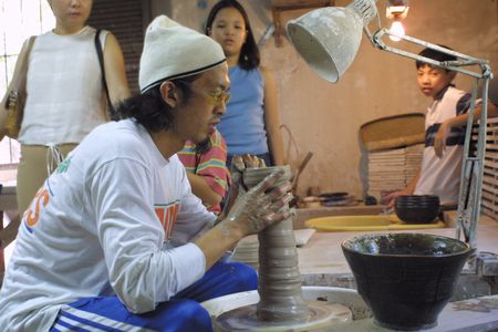 Meet Baidy Mendoza who shares with us the techniques to manipulating wet clay.
Photo by:: EPPGarcia (2002)
