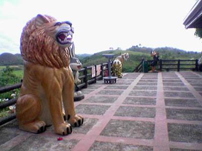 Some attractive Figures in the Resort as part of the tourist attractions in the area.
Photo by:: paulperez (2005)