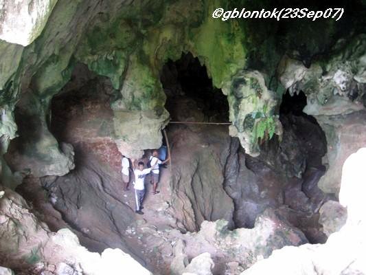 Towards the mouth of Sibatiya Cave showing monstrous stone formations.
Photo by:: GBLontok (2007)