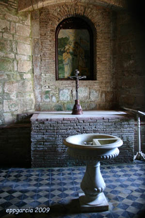 The old Baptistery found at the ground floor of the belfry showcases the original materials used in constructing the church from 1743 to 1748. The marble font at the center dates back to the year 1898.
Photo by:: EPPGarcia (2009)