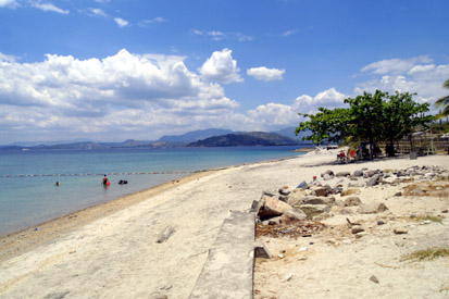 Officers Beach. Town of Subic and Olongapo in background.
Photo by:: EPPGarcia (2002)