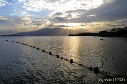 Sunset across Subic Bay over Mt Silanguin.
Photo by:: EPPGarcia (2002)