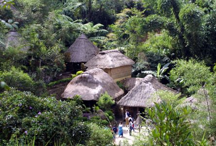 From this point, the view of the village and beyond, thus the name Tam-awan.
Photo by:: EPPGarcia (2002)