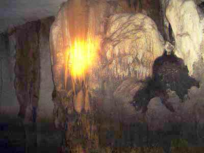 Photo by:: macapinlac (2004)
