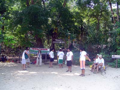 Photo by:: macapinlac (2004)